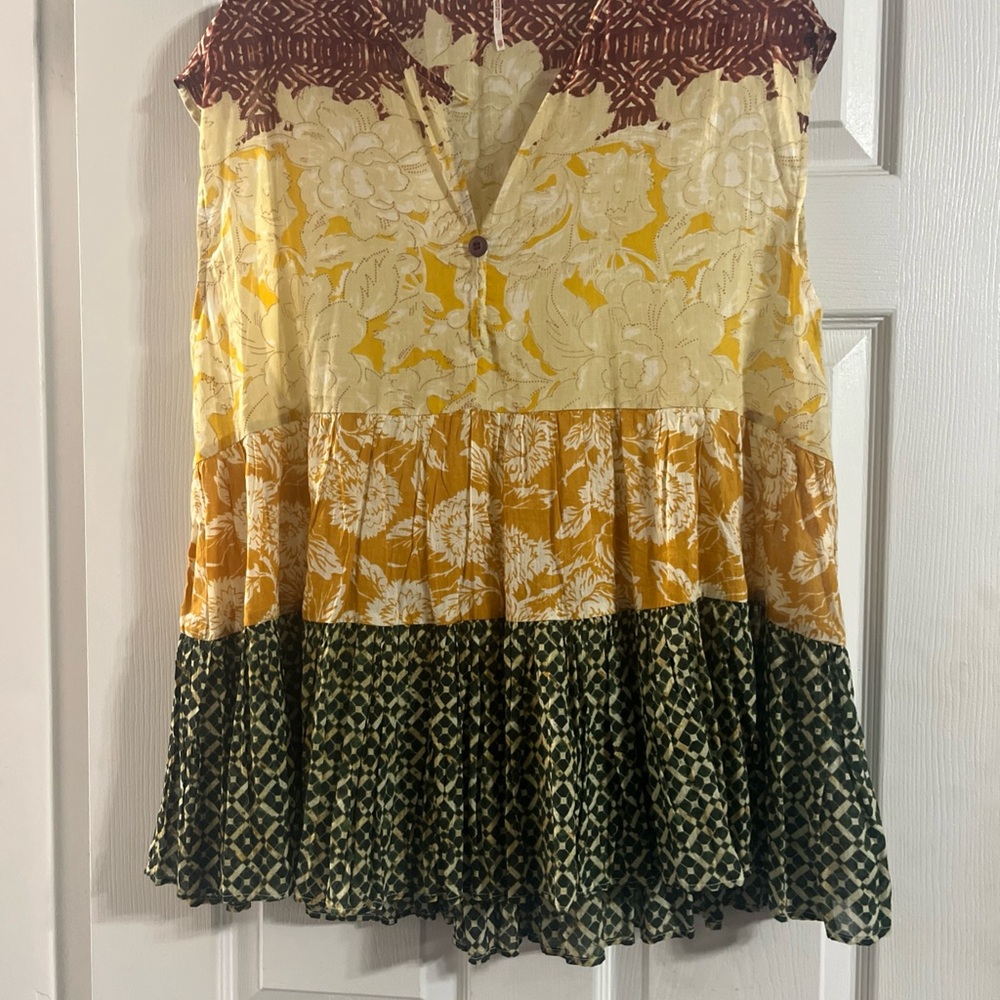 Free People Oversized Sz XS Tiered Tunic Sleeveless Mesh Pattern Fits LARGE
